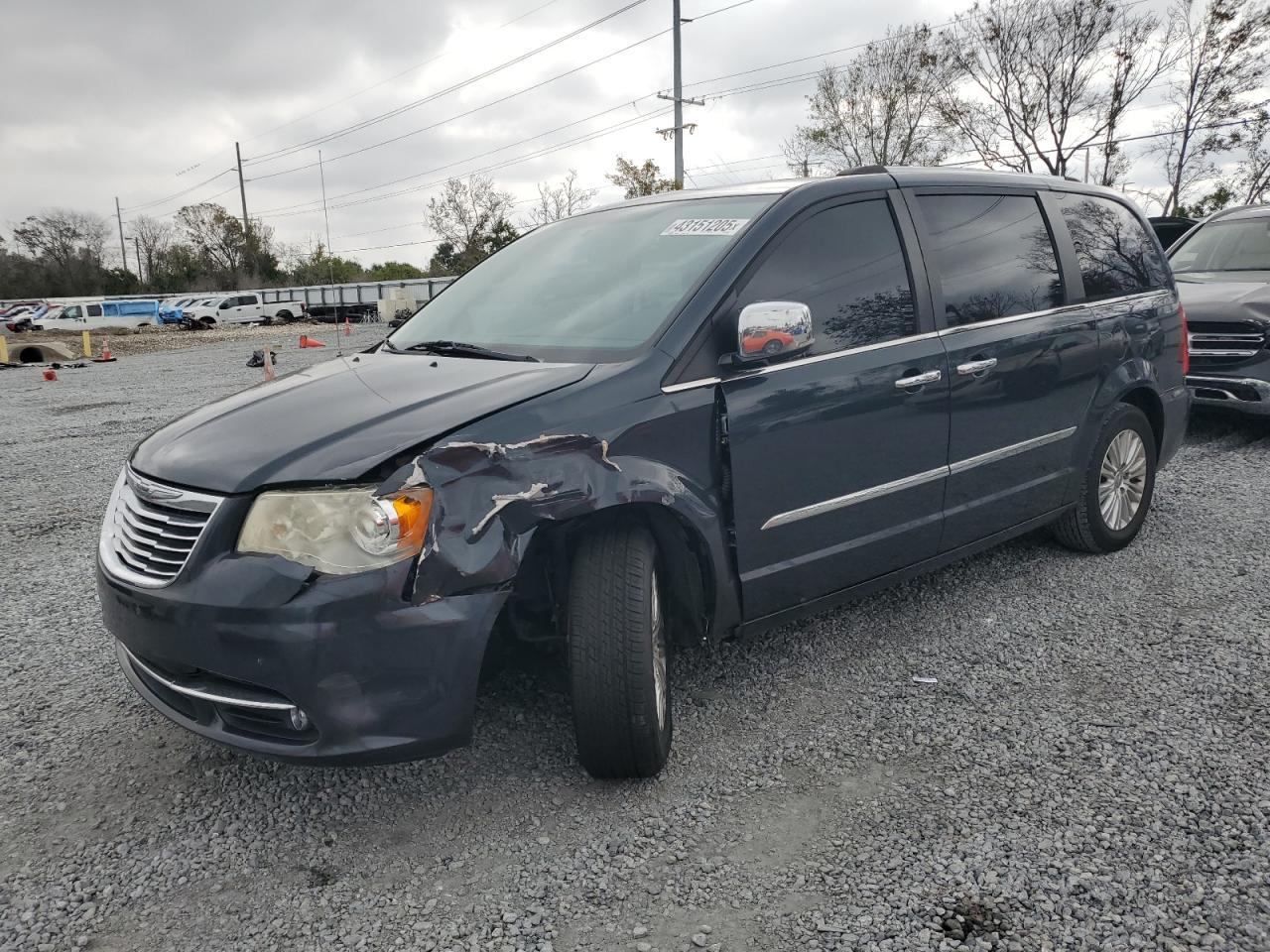  Salvage Chrysler Minivan