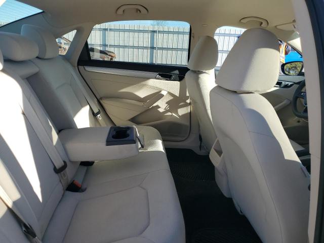 2017 VOLKSWAGEN PASSAT S - 1VWAT7A32HC080230