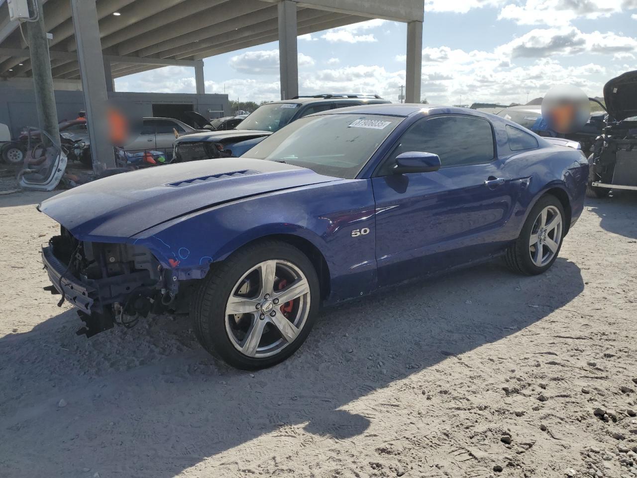  Salvage Ford Mustang