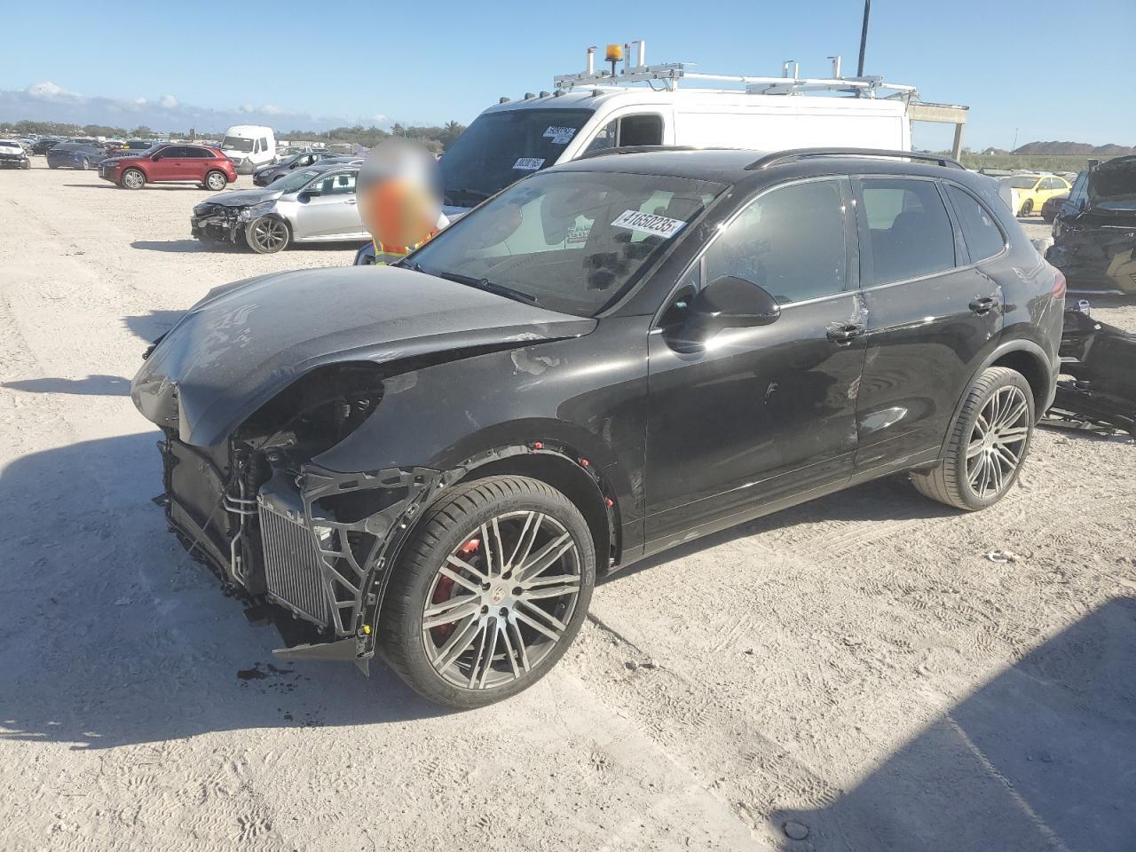  Salvage Porsche Cayenne