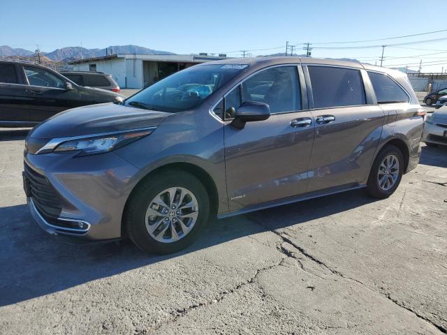 2021 TOYOTA SIENNA XLE #3066634511