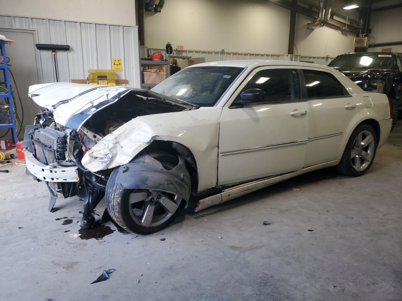  Salvage Chrysler 300