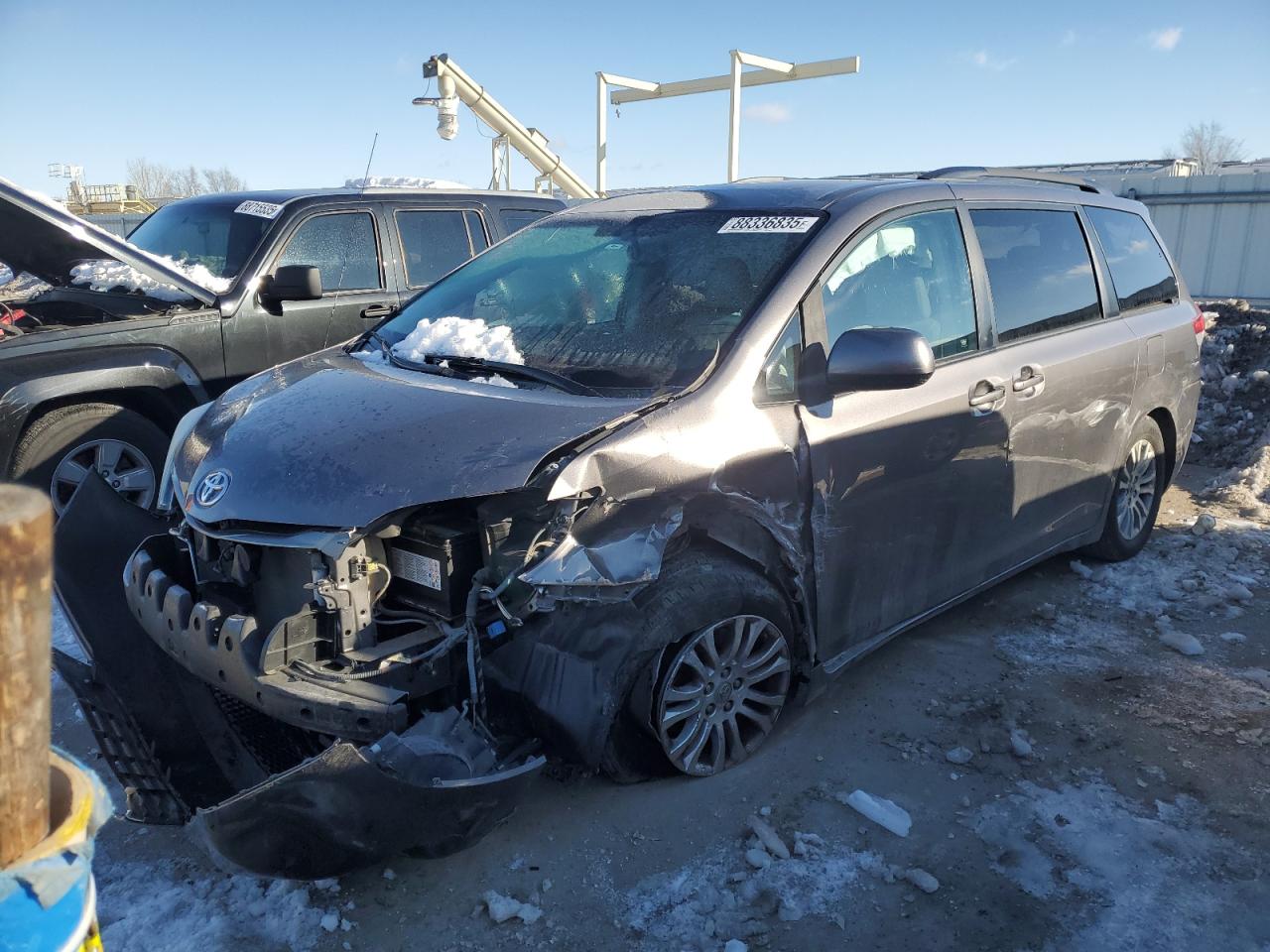  Salvage Toyota Sienna