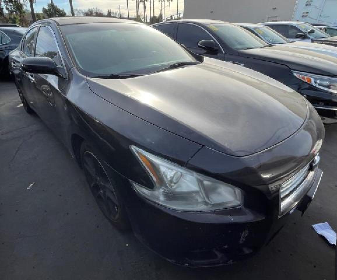  Salvage Nissan Maxima