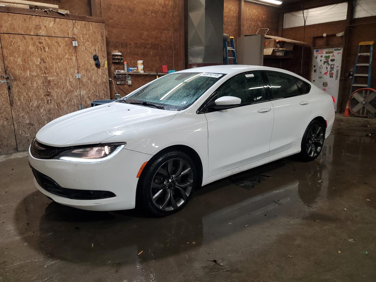  Salvage Chrysler 200