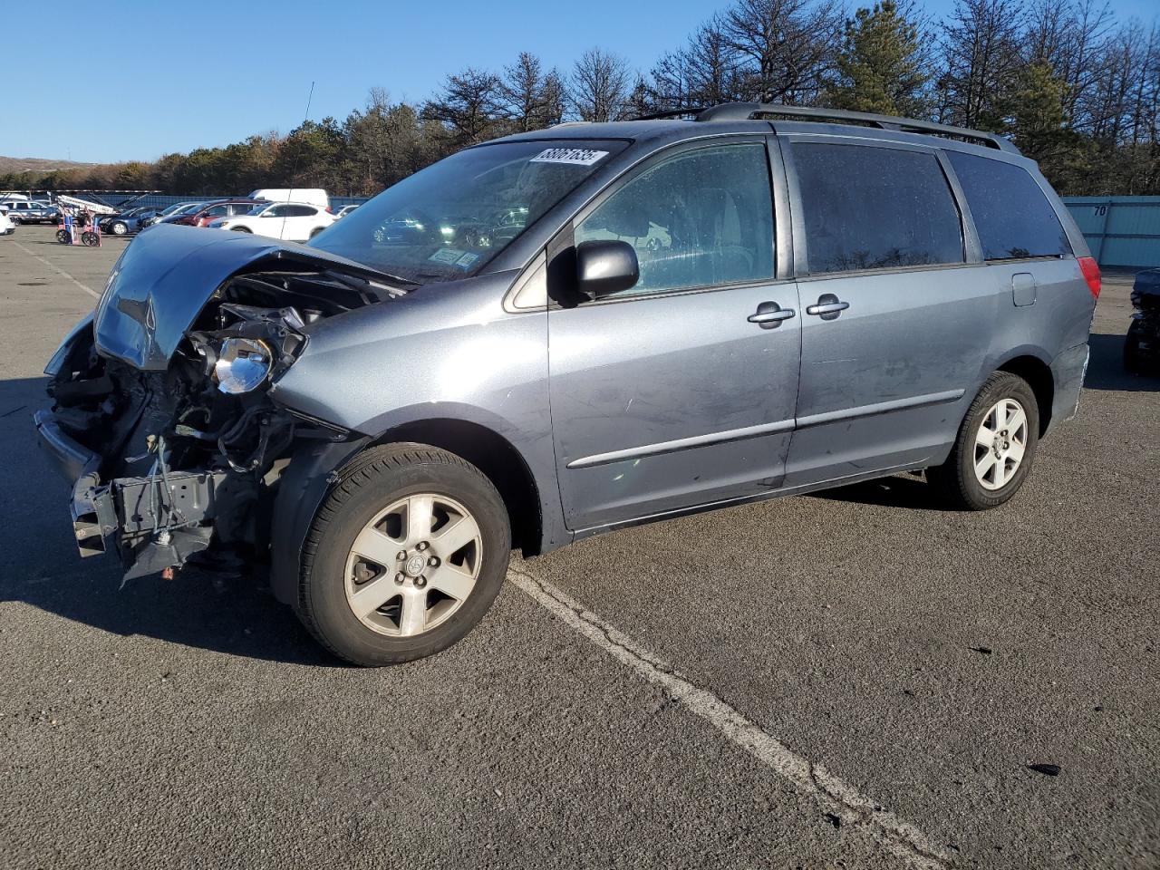  Salvage Toyota Sienna