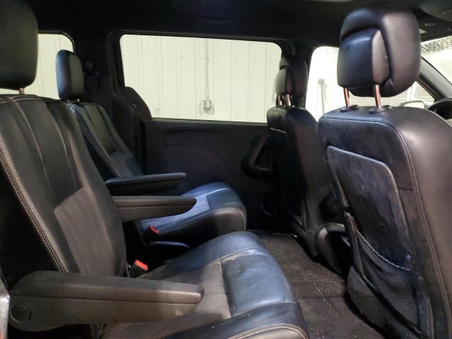 2015 CHRYSLER TOWN & COU - 2C4RC1HG4FR572726