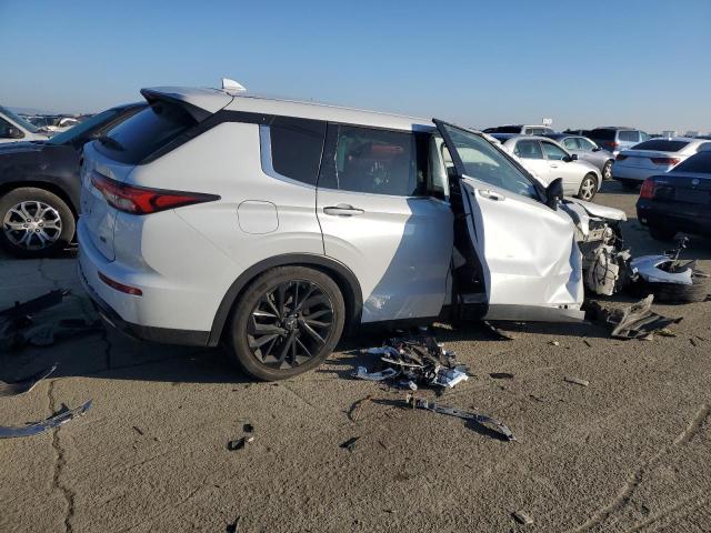 MITSUBISHI OUTLANDER 2023 white  gas JA4J3UA81PZ031071 photo #4