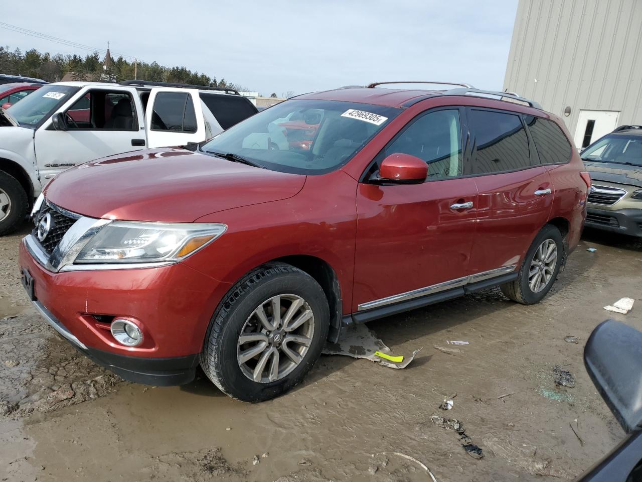  Salvage Nissan Pathfinder