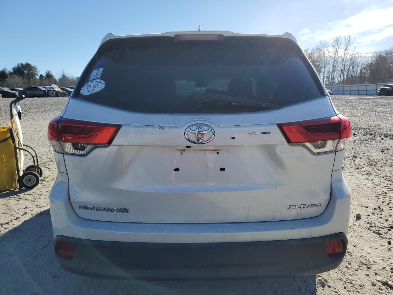 TOYOTA HIGHLANDER SE