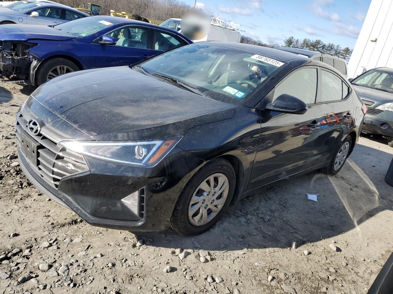 HYUNDAI ELANTRA SE