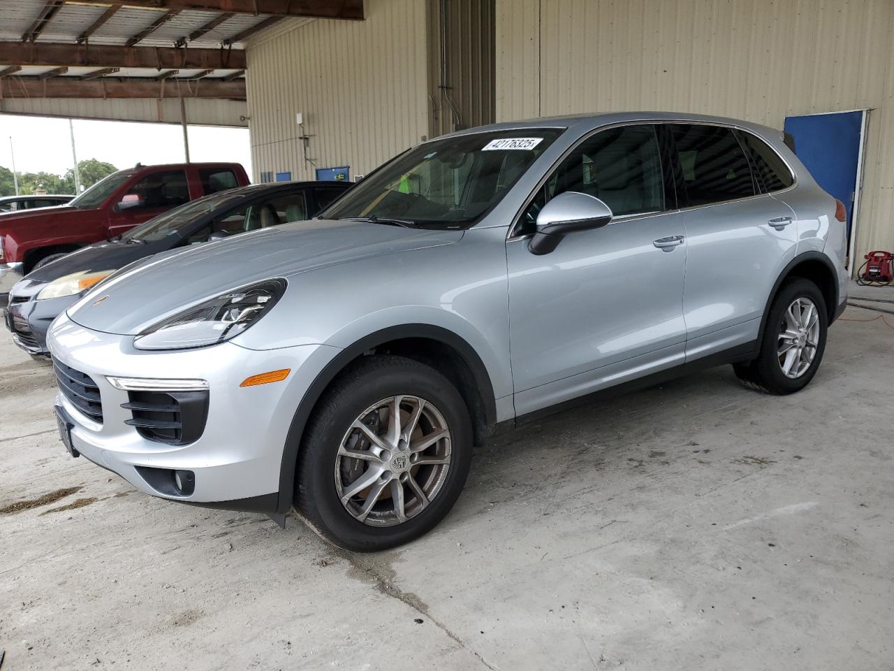  Salvage Porsche Cayenne