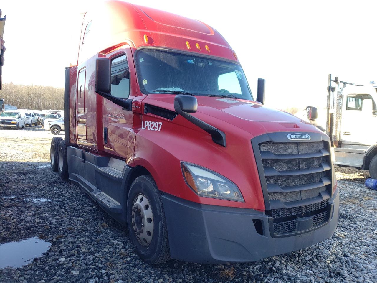  Salvage Freightliner Cascadia 1