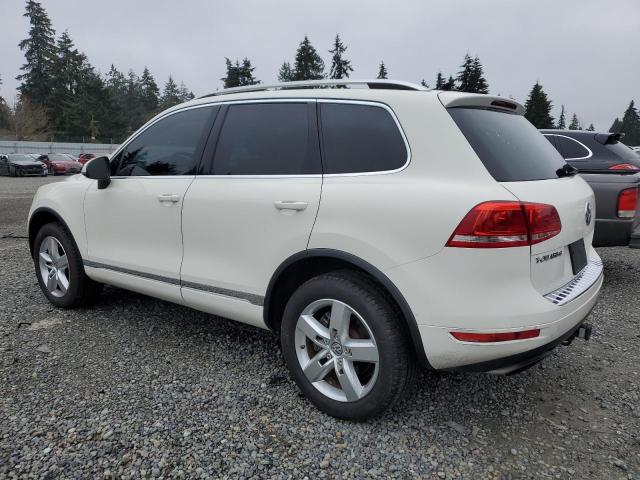 VOLKSWAGEN TOUAREG V6 2011 white 4dr spor gas WVGFF9BP1BD003665 photo #3