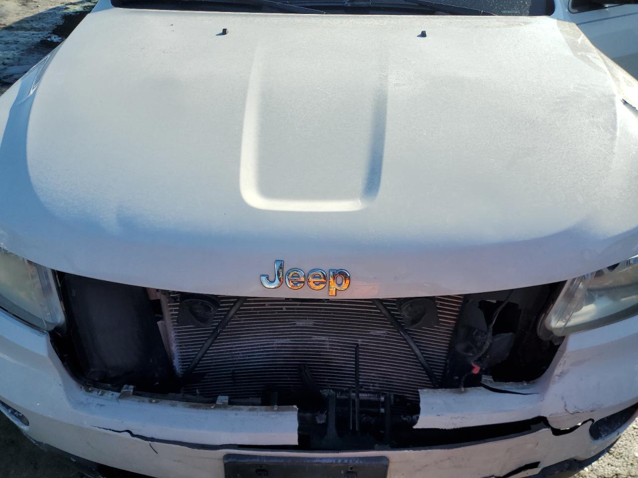 JEEP GRAND CHEROKEE LAREDO