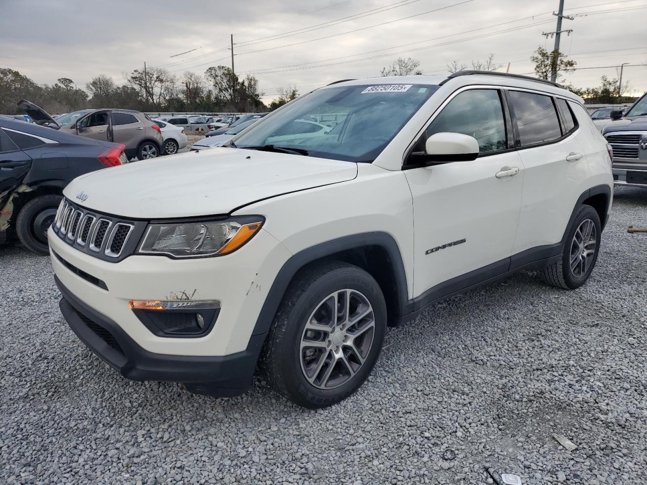  Salvage Jeep Compass