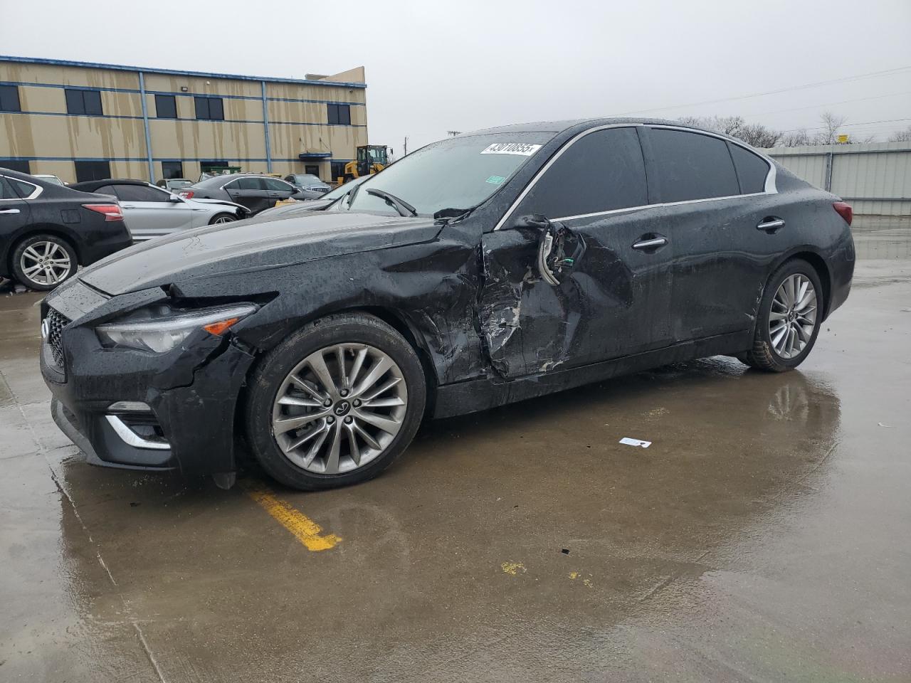 INFINITI Q50 LUXE