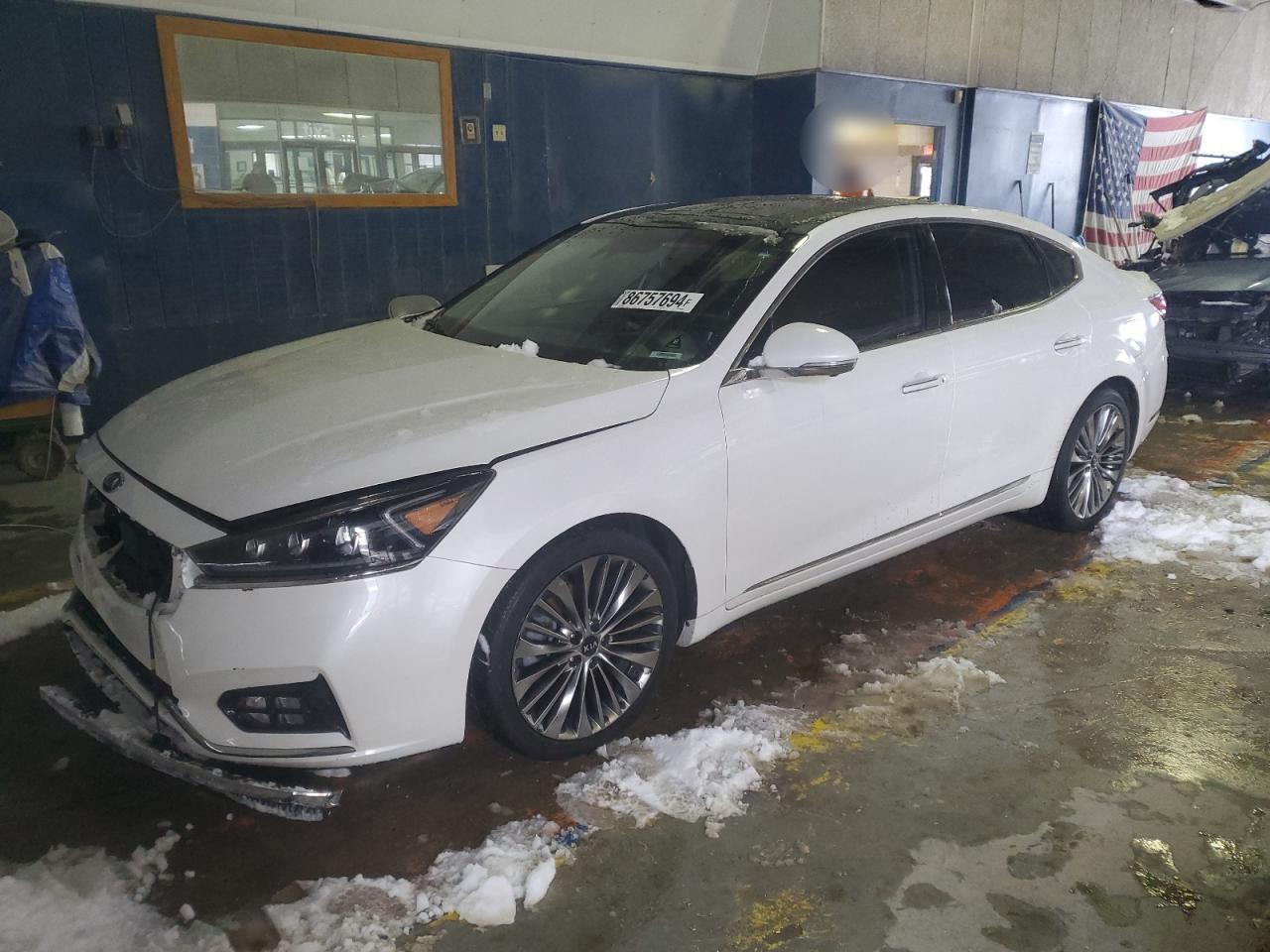 KNALC4J10J5096264 KIA CADENZA LU 2018