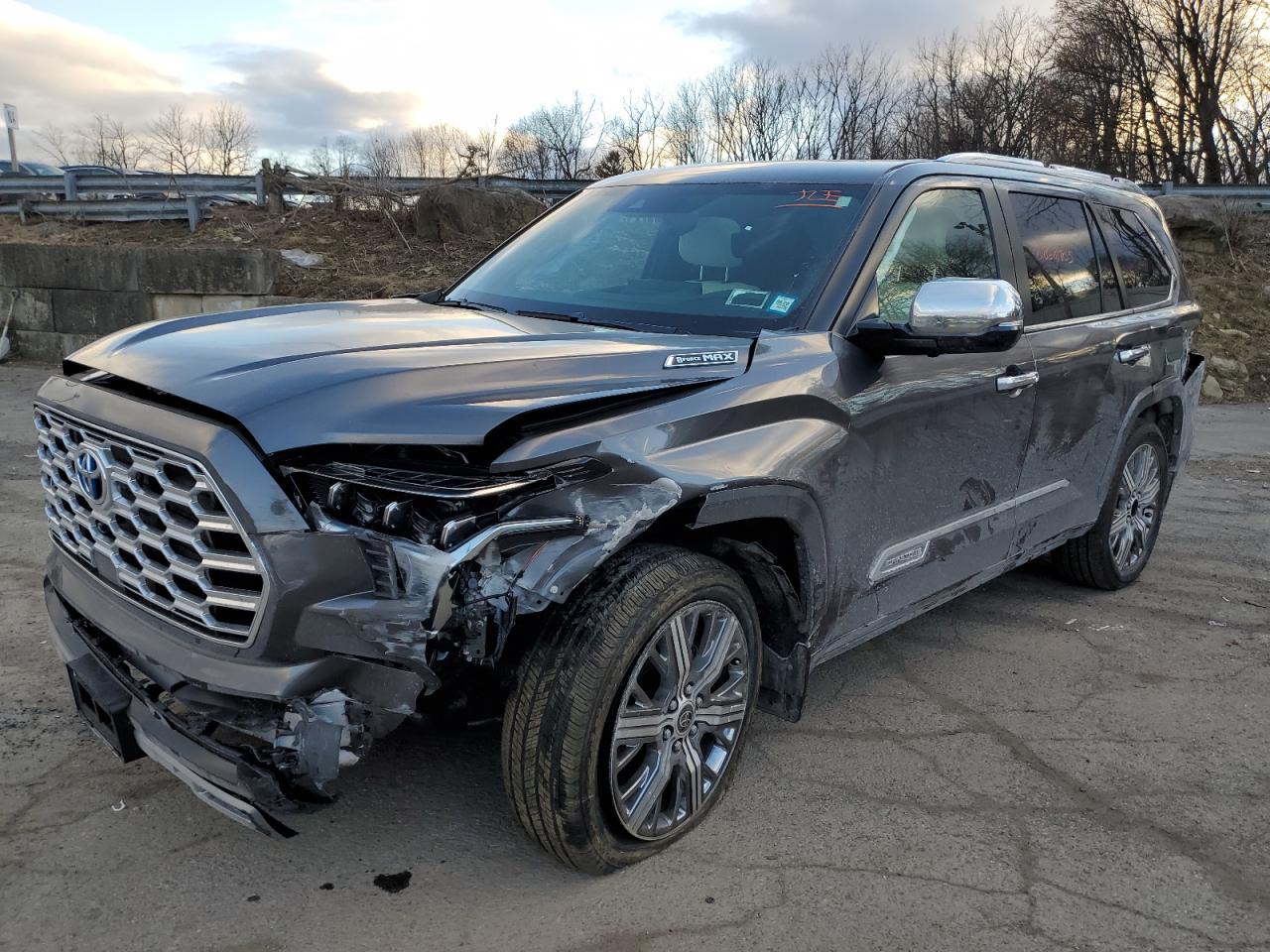 7SVAAABA3RX039284 TOYOTA SEQUOIA SR 2024