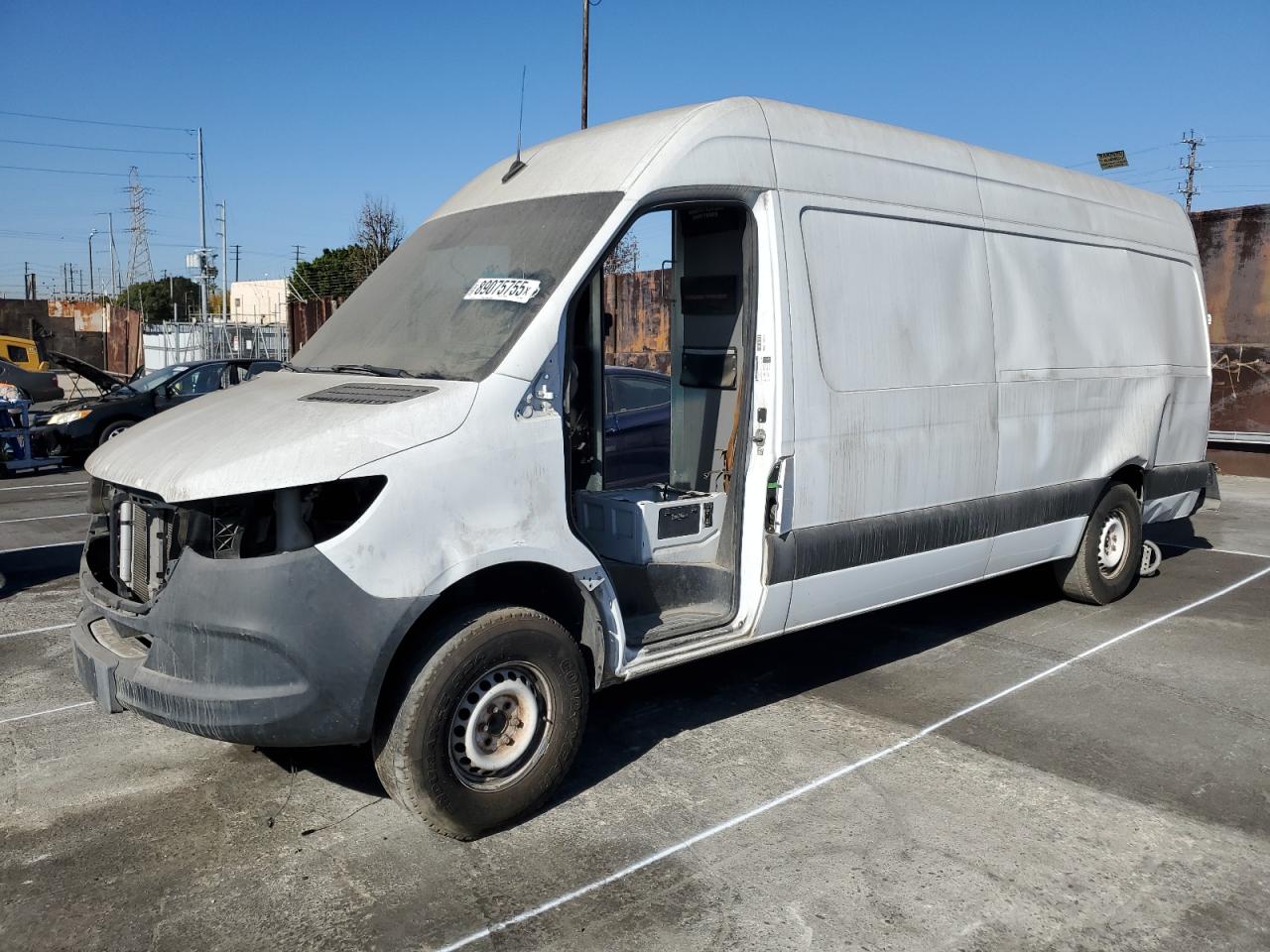  Salvage Mercedes-Benz Sprinter