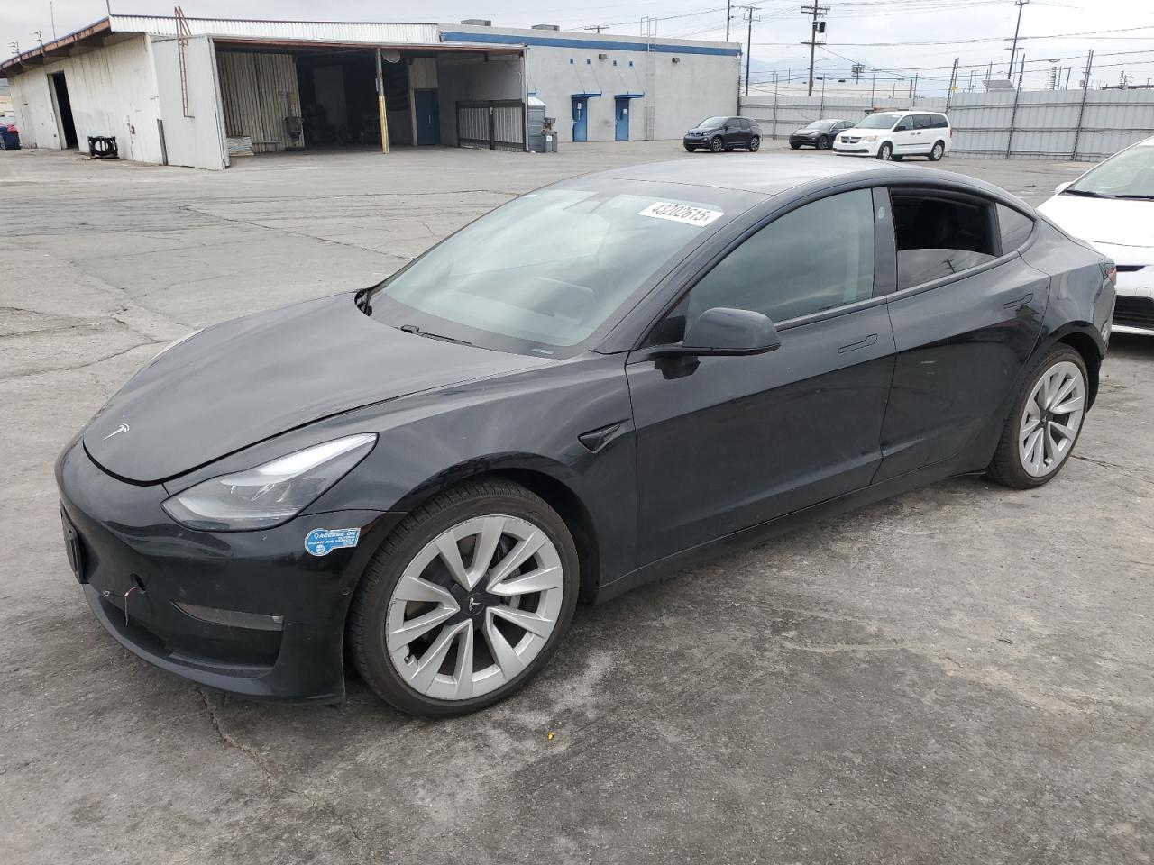 TESLA MODEL 3