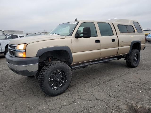 CHEVROLET SILVERADO 2006 gold  diesel 1GCHK23D86F200833 photo #1