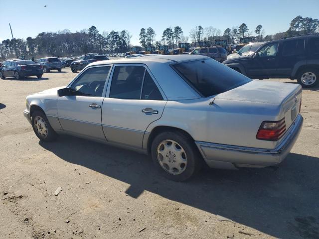 MERCEDES-BENZ E 320 BASE 1995 silver  gas WDBEA32EXSC163851 photo #3