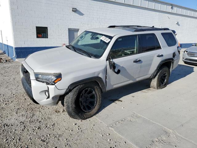 TOYOTA 4RUNNER SR