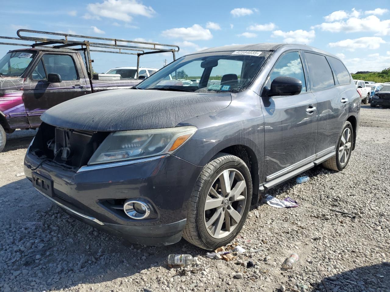  Salvage Nissan Pathfinder