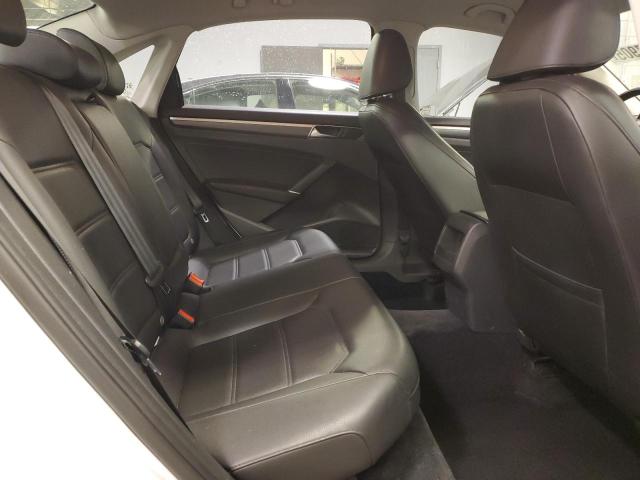 2017 VOLKSWAGEN PASSAT R-L - 1VWDT7A31HC003507