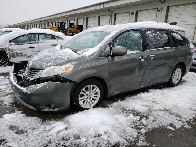 TOYOTA SIENNA XLE