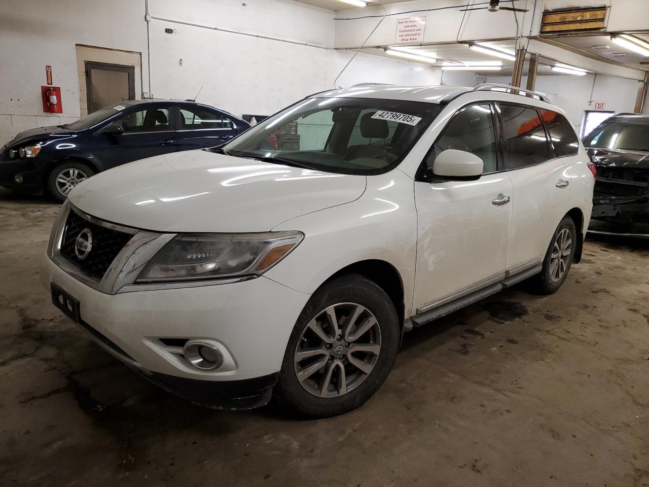  Salvage Nissan Pathfinder