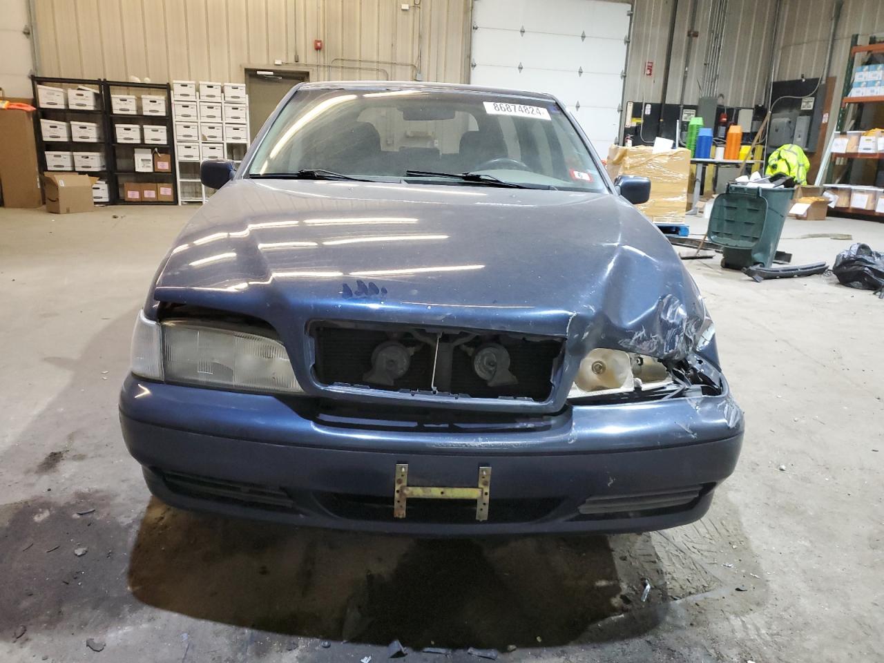 Lot #3052398589 1998 VOLVO V70