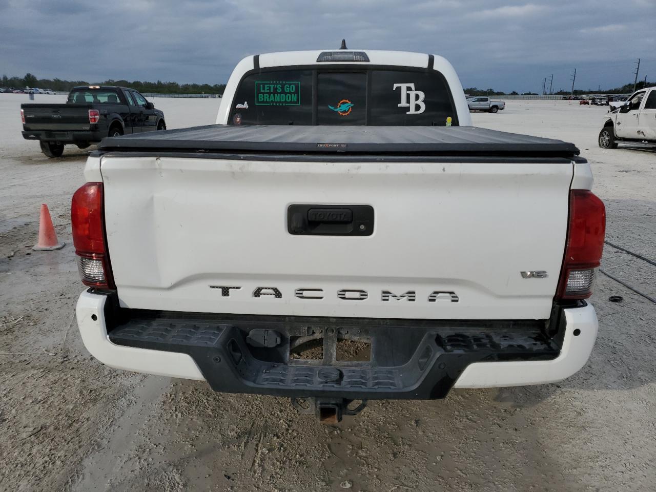 TOYOTA TACOMA DOUBLE CAB