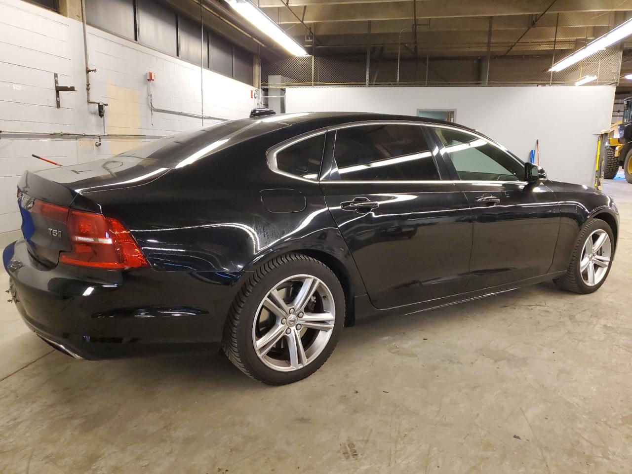 Lot #3048377726 2019 VOLVO S90 T5 MOM