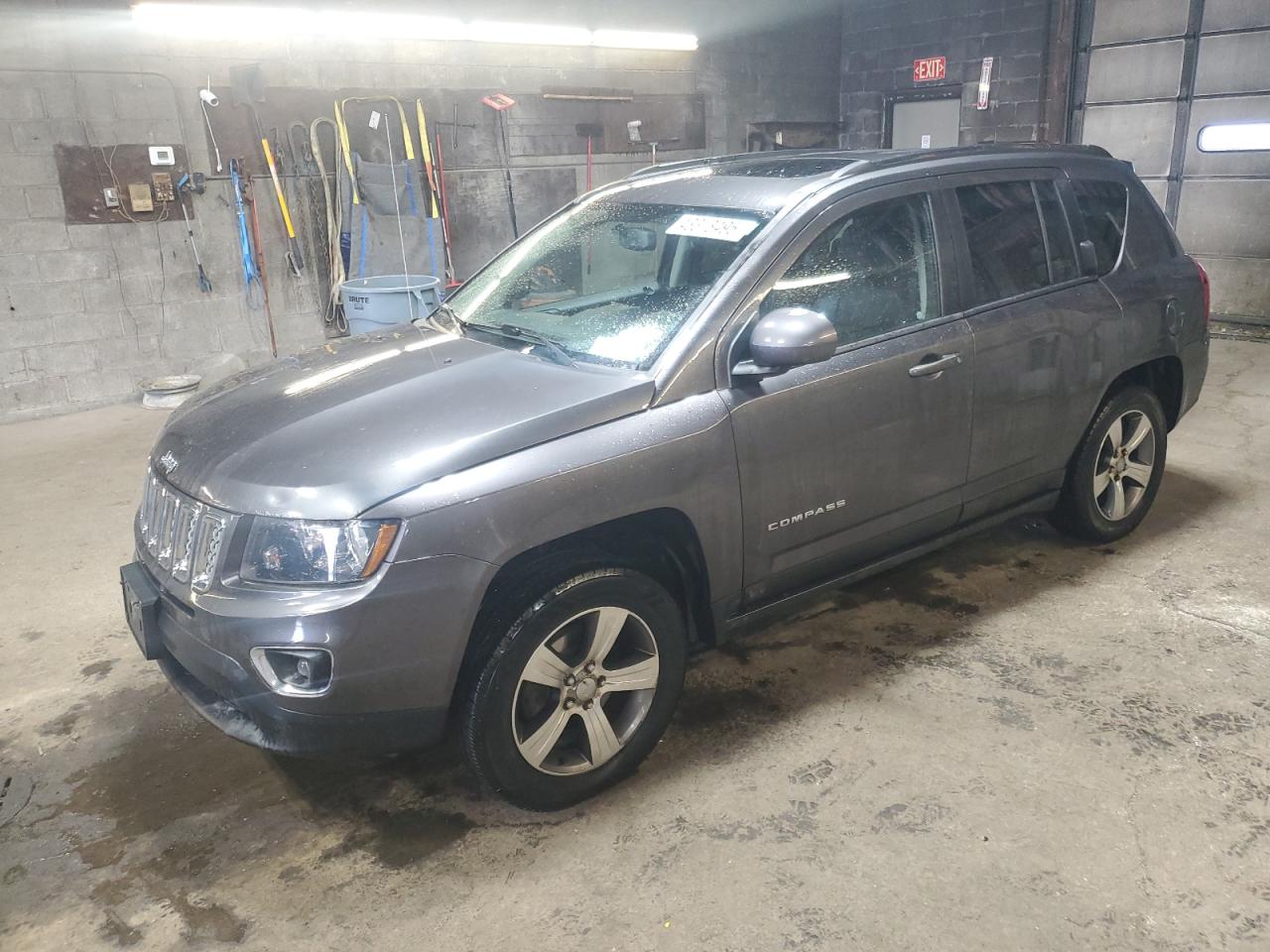  Salvage Jeep Compass