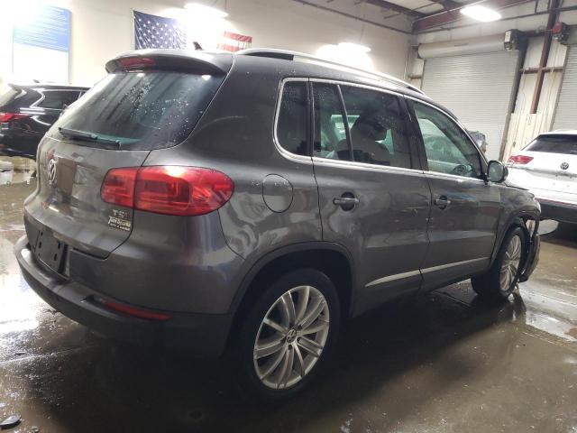 2016 VOLKSWAGEN TIGUAN S - WVGAV7AX7GW553421
