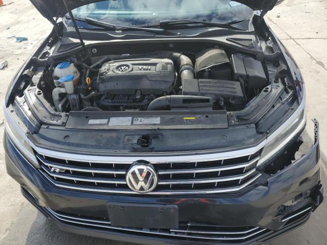 2017 VOLKSWAGEN PASSAT R-L - 1VWDT7A33HC081187