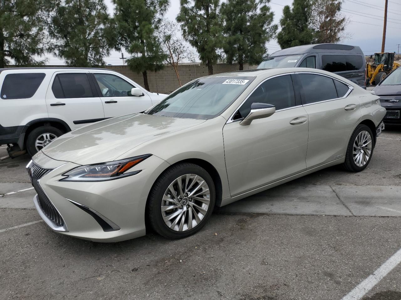  Salvage Lexus Es