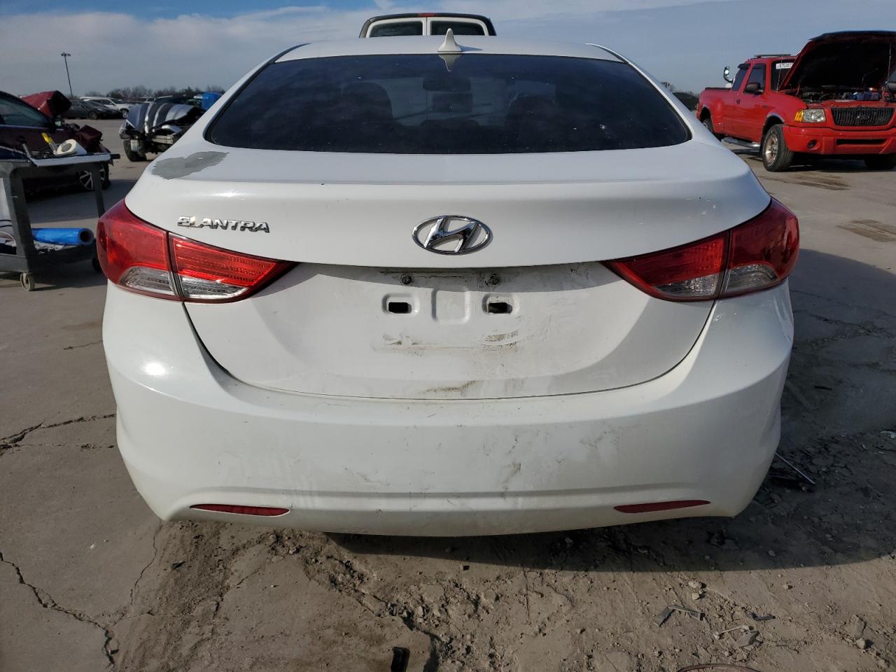 Lot #3052408596 2013 HYUNDAI ELANTRA GL