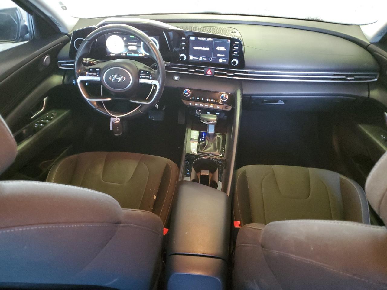 Hyundai Elantra se 2021