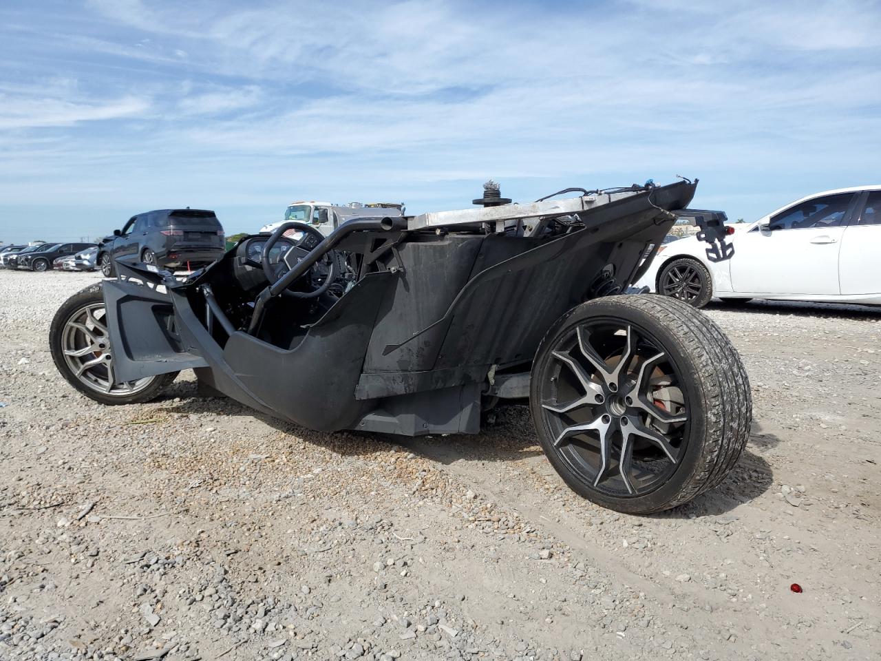 Lot #3049500696 2021 POLARIS SLINGSHOT