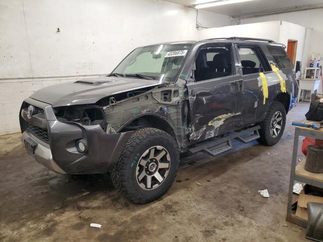 2019 TOYOTA 4RUNNER SR JTEBU5JR2K5644494