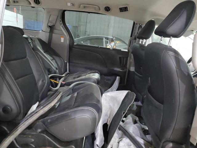 2018 TOYOTA SIENNA SE 5TDXZ3DC0JS920879