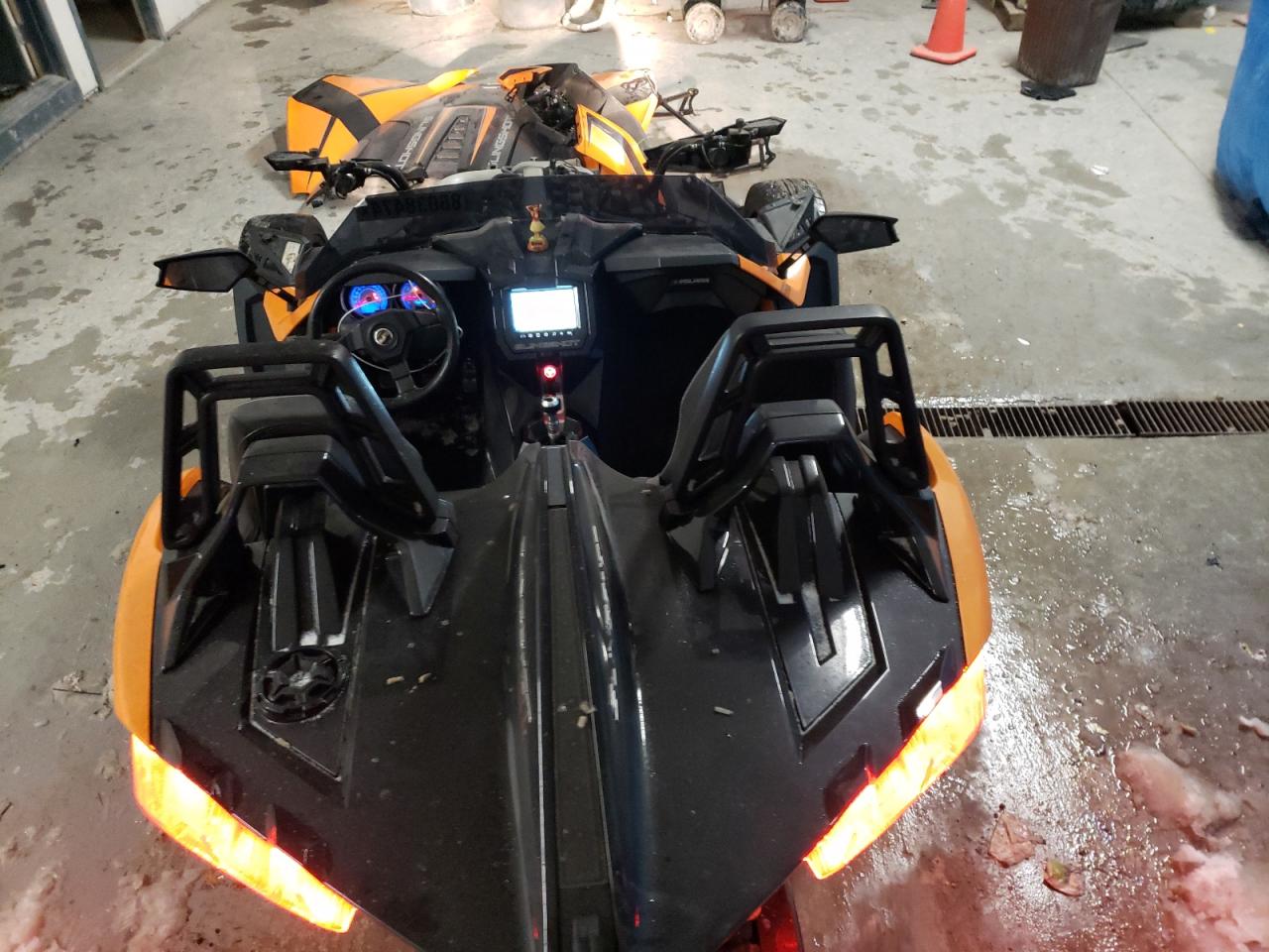 Lot #3051385648 2019 POLARIS SLINGSHOT