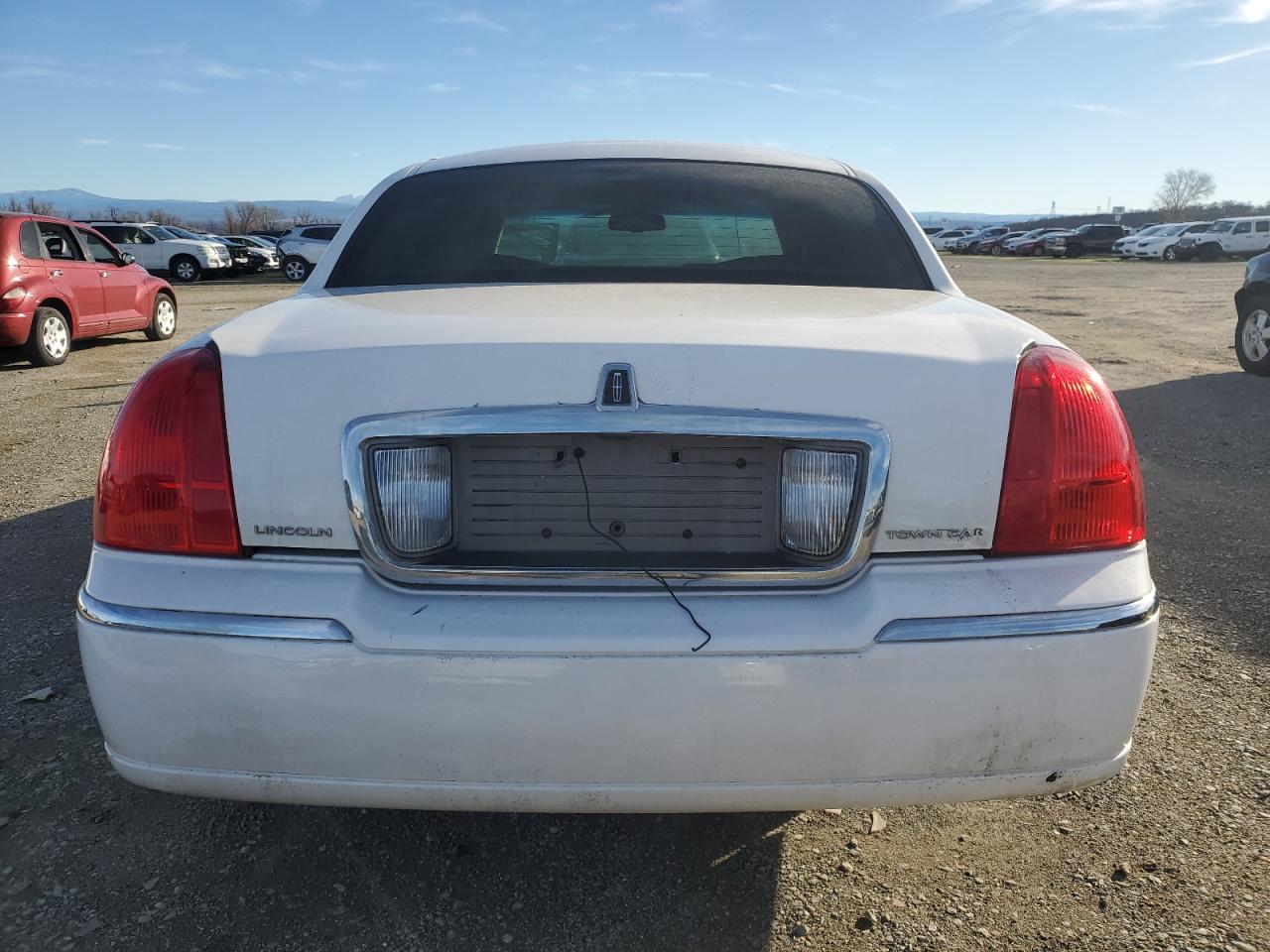 Lot #3049640225 2008 LINCOLN TOWN CAR S