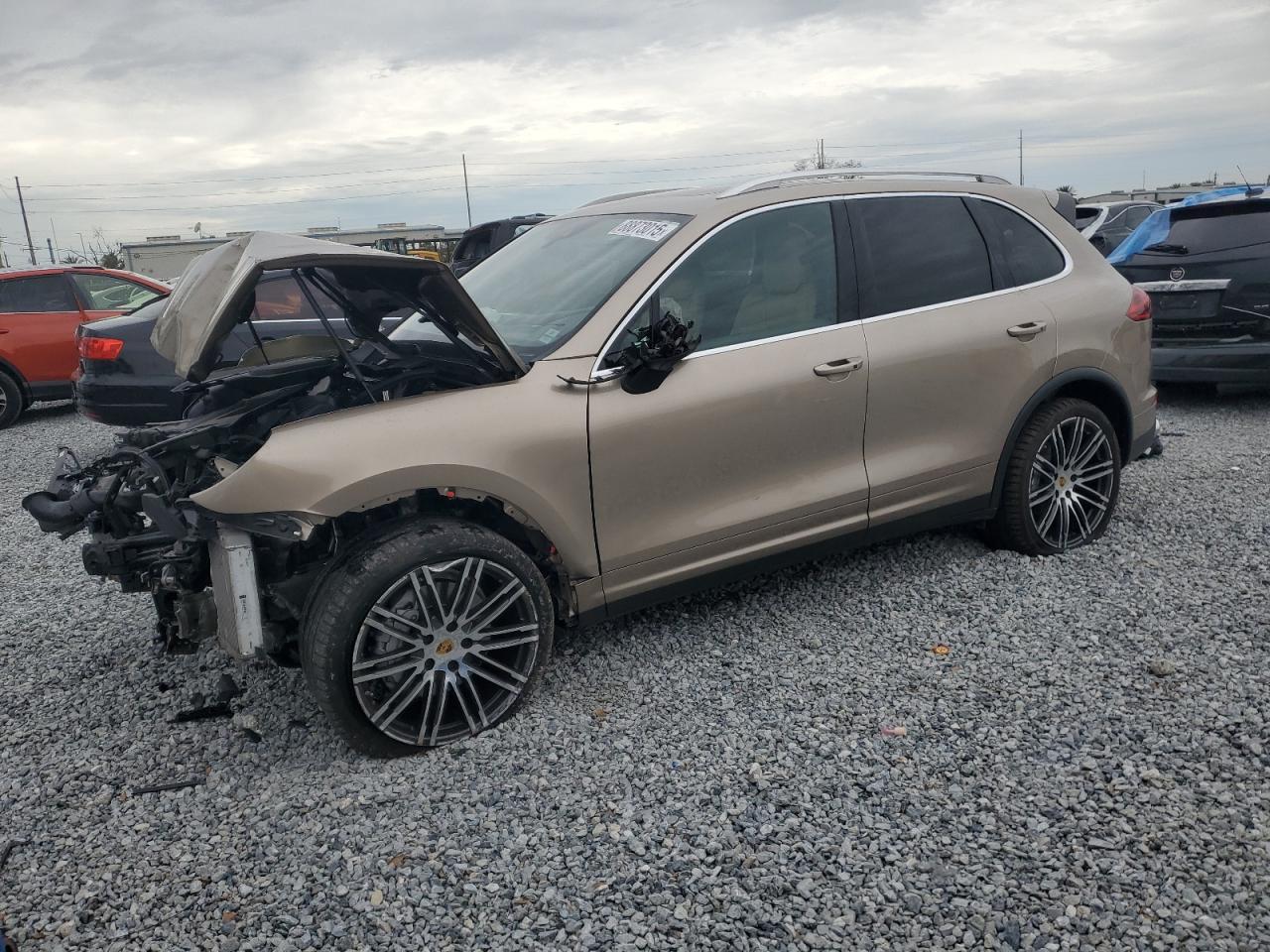  Salvage Porsche Cayenne