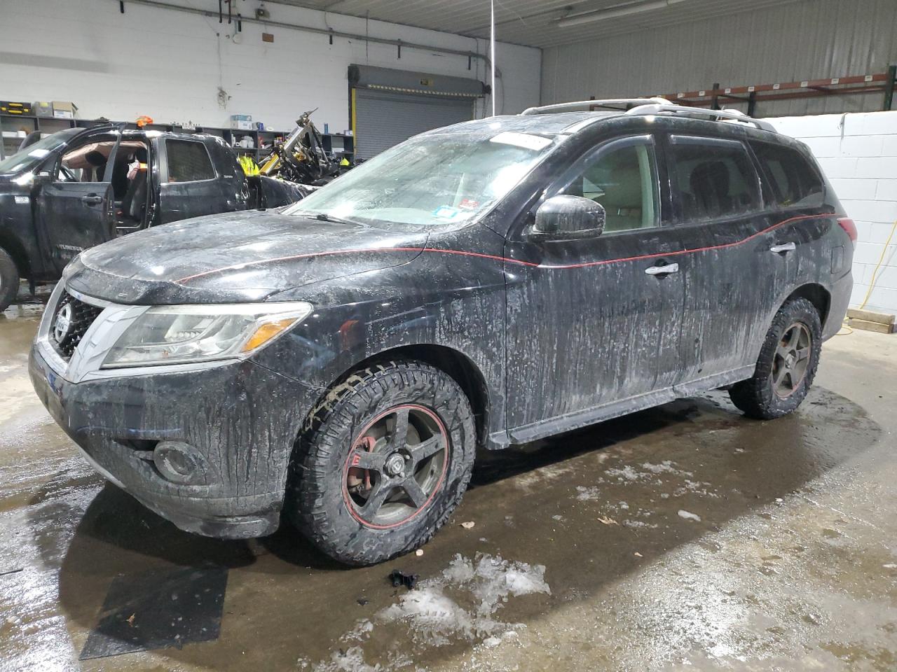  Salvage Nissan Pathfinder