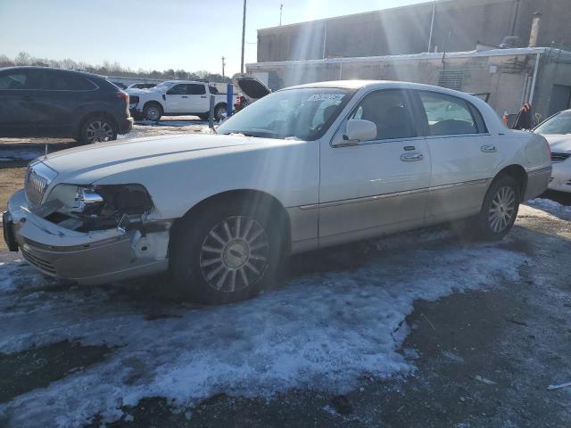 2004 LINCOLN TOWN CAR E #3062005410