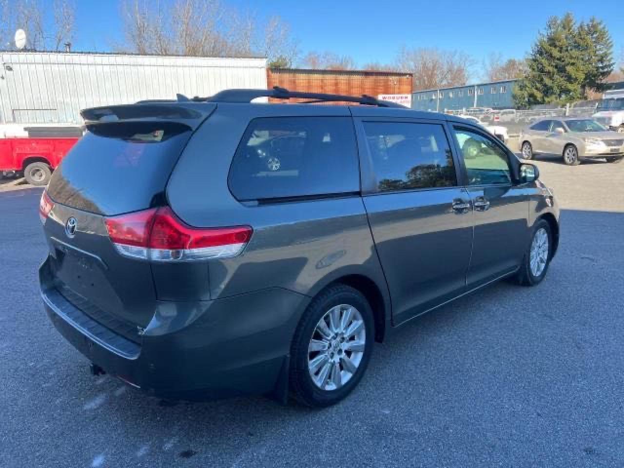 Lot #3048510869 2012 TOYOTA SIENNA XLE